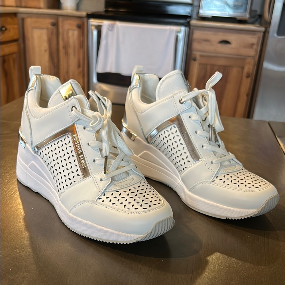 Michael Kors Georgie Trainer Wedge Sneaker Size 9